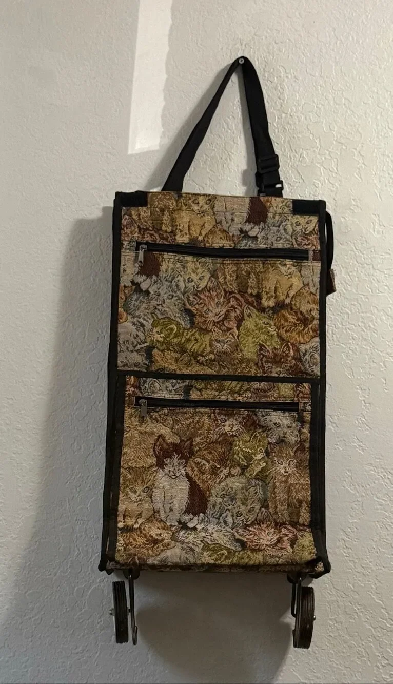 Vintage Cat Tapestry ALFA Portable Travelgear Fold Up Bag W/Rollers luggage